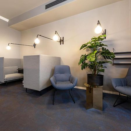 B-Hotel Dusseldorf Bagian luar foto