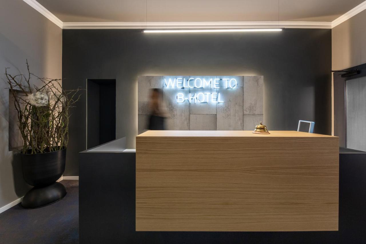 B-Hotel Dusseldorf Bagian luar foto